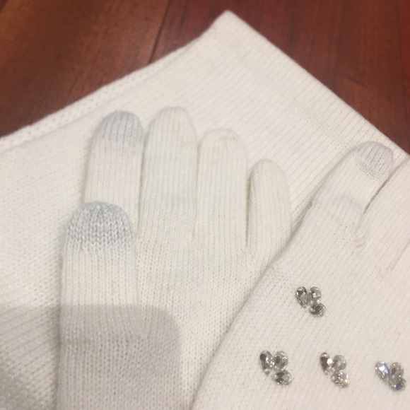 White Kate Spade scarf and gloves set NWT - Picture 5 of 8